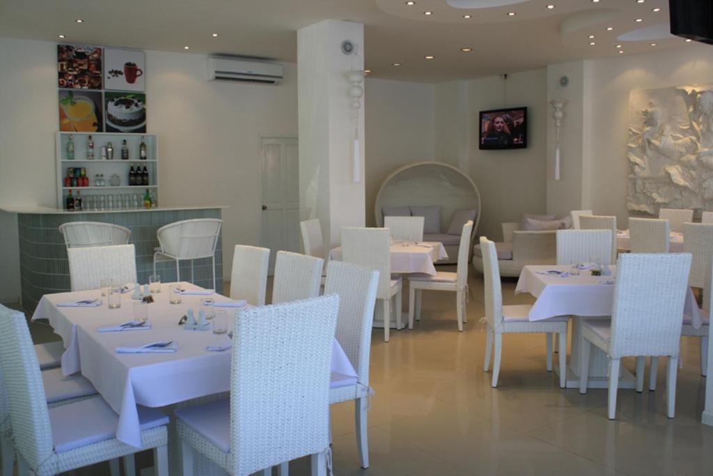 Santi White Hotell Phuket Eksteriør bilde